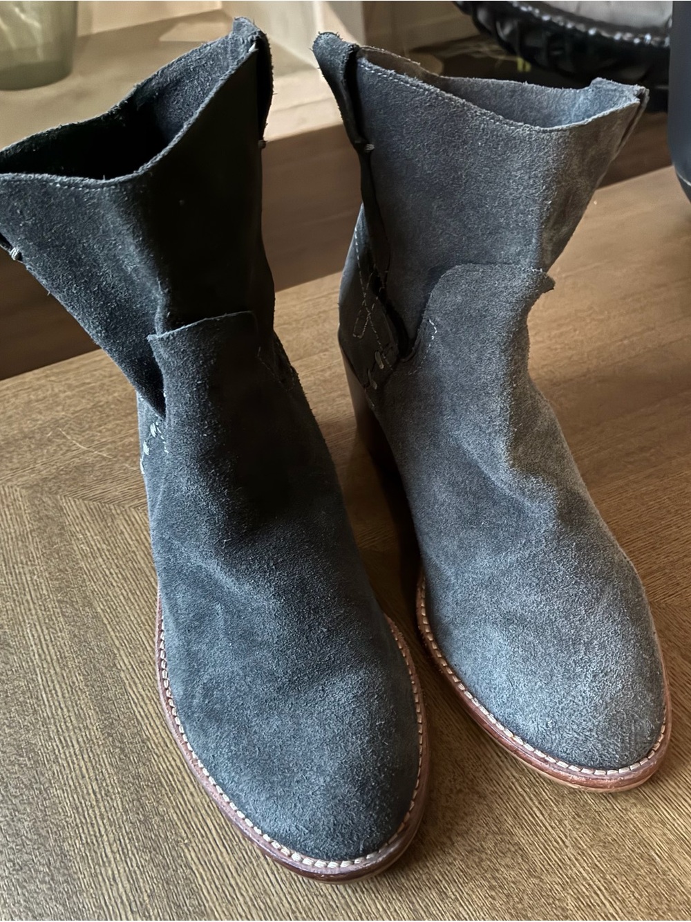Dolce vita Grey Suede Ankle booties